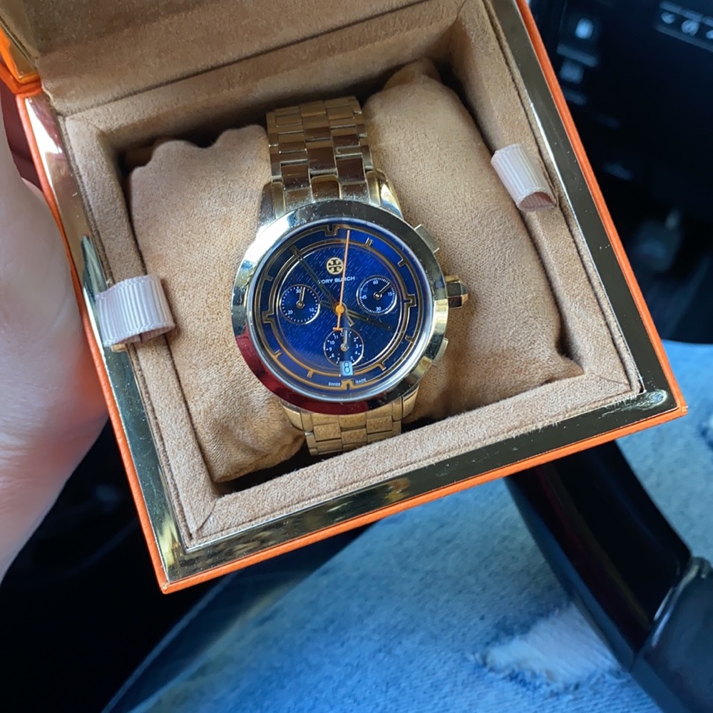 Tory burch watch — guc